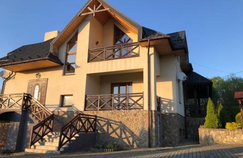 Skhidnytsya House | Solar