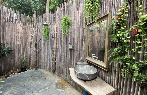 Koh Wai House | SOLE RESORT 10 Pax Waterfront Deluxe Bungalows with WiFi Restaurant Massage Area