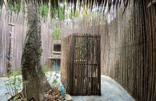 Koh Wai House | SOLE RESORT 10 Pax Waterfront Deluxe Bungalows with WiFi Restaurant Massage Area