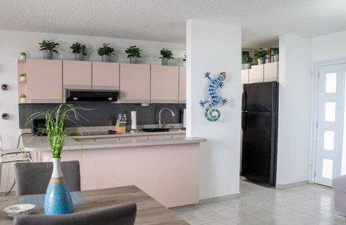 Eleanor Roosevelt Apartment | SOLO Lips 1 · Centric Place In San Juan With City Views