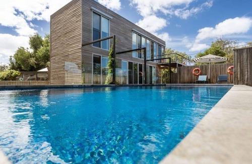 Somers House | Somers beach house, walk across the road to the beach, huge pool, general storen