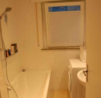 Eriskirch Apartment | Sonnige 4 Zimmer Ferienwohnung nähe See bis zu 6 Personen