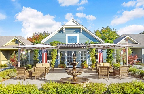 Sonoma House | Sonoma Bungalow Studio Suite 6 is located just steps from Historic Sonoma Plaza