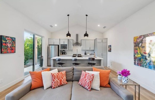 Kenwood Cottage | ★ Sonoma Valley Garden Cottage ★ Clean and Modern ★ Fast Internet ★