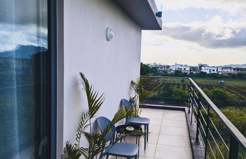 Vacoas-Phoenix Apartment | Soothing 3-bedroom apartment in Highland Rose with a magnificent mountain view.