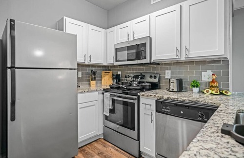 Fossil Creek Apartment | Sophisticated 2BR 2BA Apartment Stay with Pool