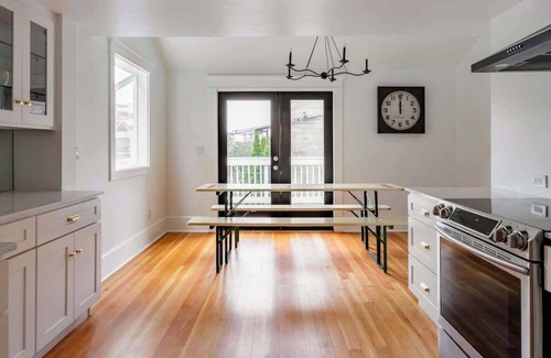 Nob Hill House | Sophisticated 2BR - Prime NW 23rd Location