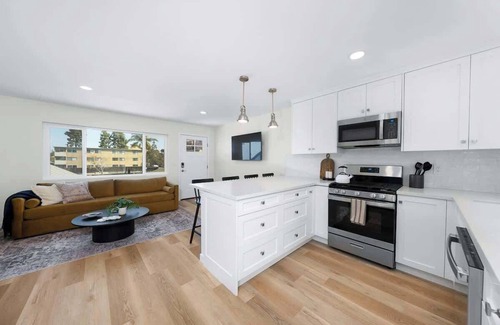 Mission Hills Apartment | Sophisticated Comfort 2BR Condo w/Parking