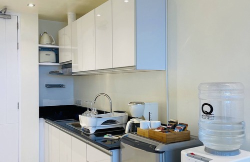 Lapu-Lapu Apartment | Sophisticated Oceanview Studio in La Mirada - 5 minutes away from Mactan Newtown