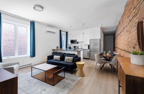 Mile End Apartment | Sophisticated Stay - Chic 2BR in Mile End/Plateau