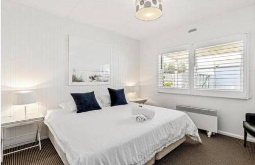 Sorrento House | Sorrento Beach Cottages No. 2 - in the heart of Sorrento