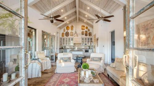 Dripping Springs House | Sotol by AvantStay Direct River Access Views