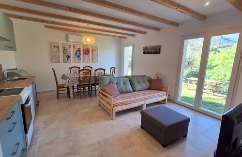 Anduze Cottage | Sous le grand pin: swimming pool and spa (Gîtes Eden en Cévennes) in Anduze