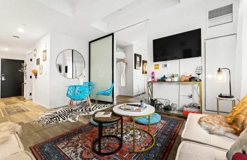 Shawmut Apartment | South End Gem City Views Rooftop Pool