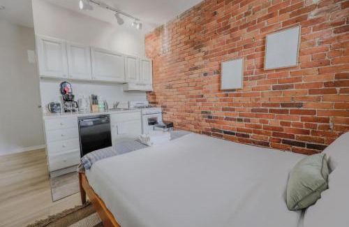 Prudential - St. Botolph Apartment | South End Serene Studio