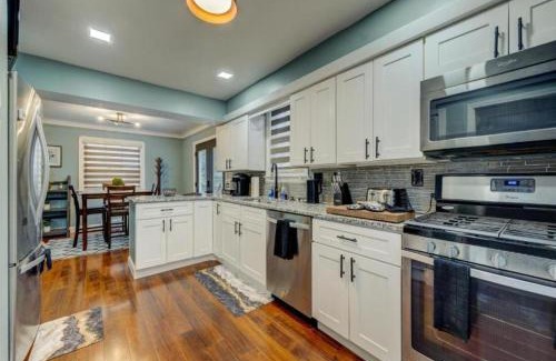 South Euclid House | South Euclid Home 10 Minutes to Cleveland Clinic