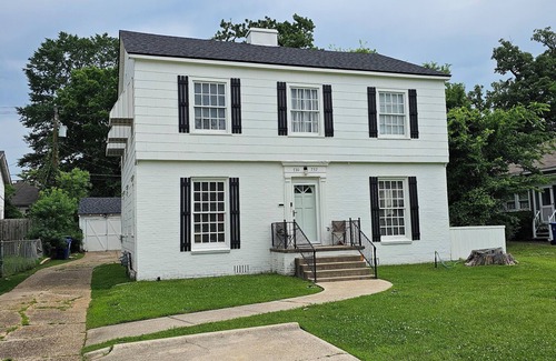 Caddo Heights-South Highlands Apartment | South Highland's Modern Old School 98 year old home updated with all charm left!