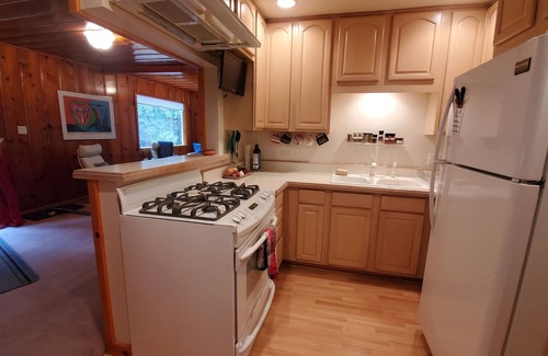 Y Area House | South Lake Tahoe Adventure Homebase with attached garage