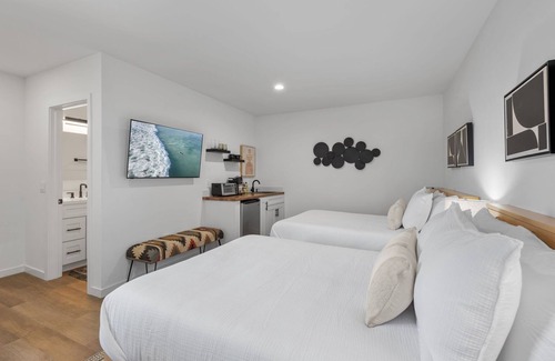 Oceanside Hotel | South O Bungalow 7 - Premium Double Studio + Patio