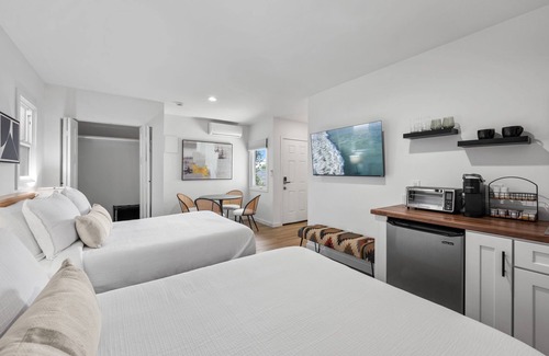 Oceanside Hotel | South O Bungalow 7 - Premium Double Studio + Patio