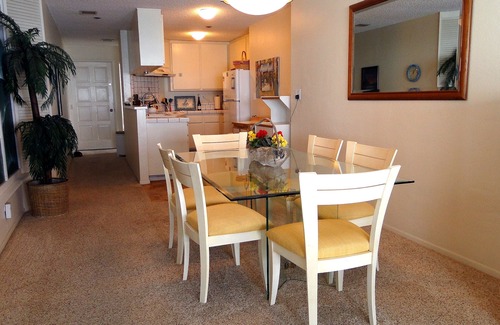 South Oceanside Condo | South Oceanside Beach Front Condo w/Private Upper Beach 2 Bedrooms/2 Full Baths