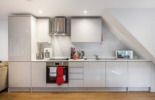 Church End House | South Woodford E18 - Lovely 2 Bed 2.5 Bath House