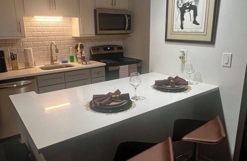 Huntsville Apartment | Southern Charm & Hospitality in the Heart of the Rocket City!