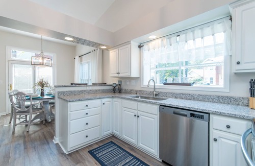 Lexington House | Southern Charm- Spacious Townhome Close to UK