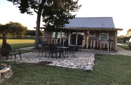 Chilton House | Southern Comforts - Beautiful Country view. 20 minutes from Baylor/Magnolia