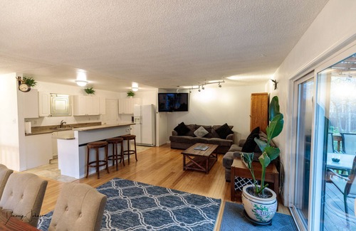 Old Seward - Oceanview House | Southside Serenity: Your Alaskan Hideaway with a Hot Tub!