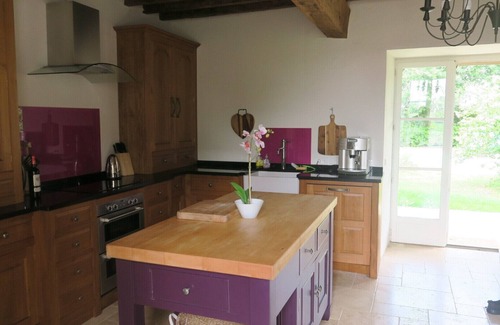 Estampes Other | SPACIEUSE ET BELLE maison 4ch 4sdb, piscine privee, grand jardin Internet et TV