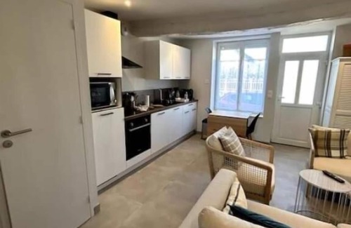 Douvres-la-Delivrande House | Spacieuse Maison de Ville, Neptune-sils