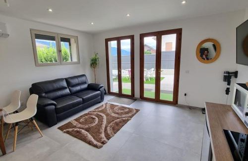 Chambery Apartment | Spacieux T3 neuf au calme proche toutes commodités