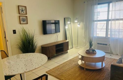 Mid Beach Apartment | Spacious 1 bedroom apartment next to the beach!