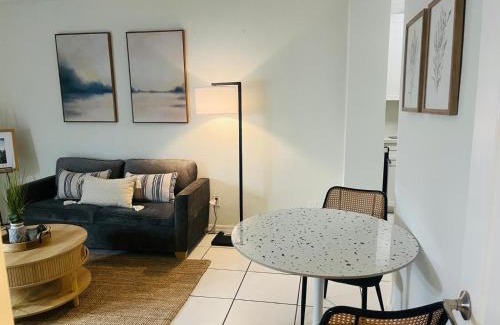 Mid Beach Apartment | Spacious 1 bedroom apartment next to the beach!