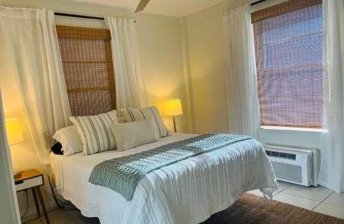 Mid Beach Apartment | Spacious 1 bedroom apartment next to the beach!