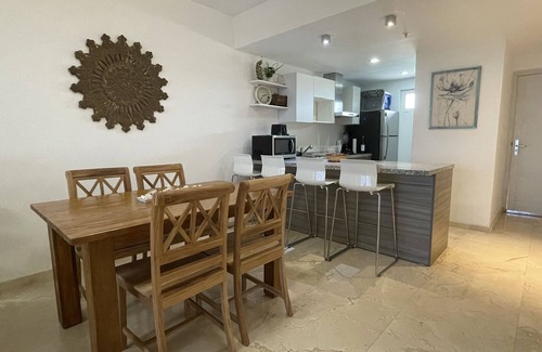 Washington Condo | Spacious 1-bedroom condo Close To Eagle Beach