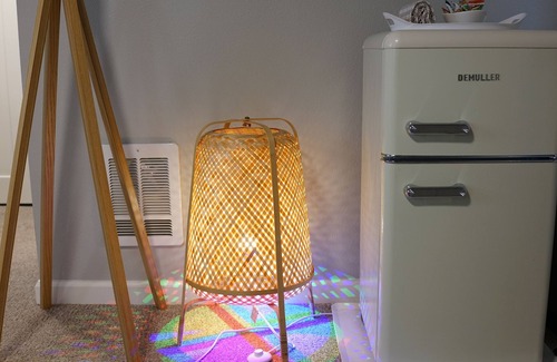 Northwest Everett House | Spacious 1B/1B Ergonomic desk