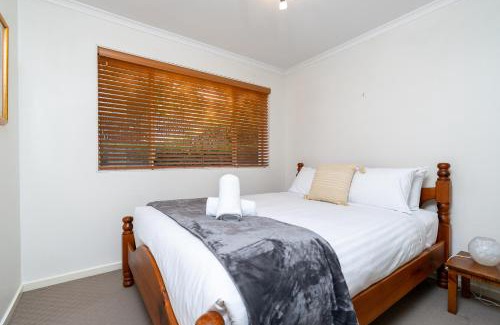 Narrabundah Apartment | Spacious 2BR APT Panoramic Views Central Location - Hosted by CanStay