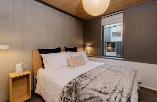 Te Aro Apartment | Spacious 2BR Oasis in Central Wellington w Terrace