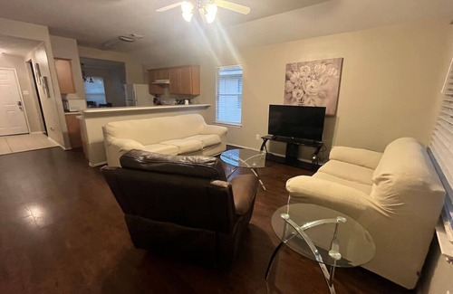 College Park House | Spacious 3 Bed/2Bath House in Conroe