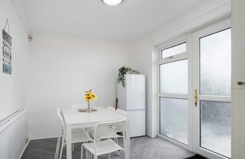 Washington House | Spacious - 3 Bed - Free Parking