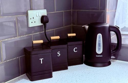 Haversham Apartment | Spacious 3 Bed Home With Private Parking Close to MK Central