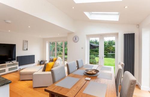 Aynho House | Spacious 3 Bed House with Large Garden in Aynho!