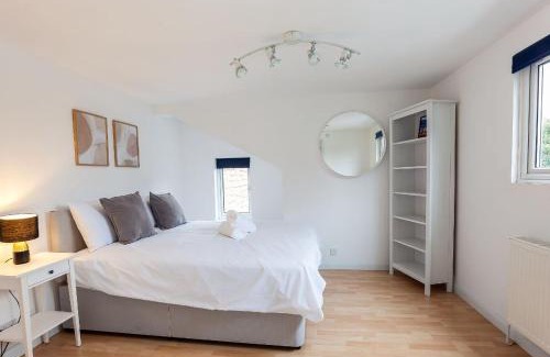 Aynho House | Spacious 3 Bed House with Large Garden in Aynho!