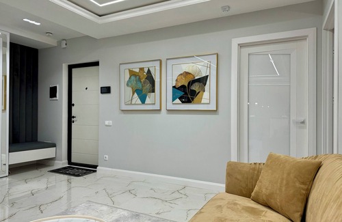 Riscani Apartment | Spacious 3-bedroom apartment with WiFi, AC in peaceful Chisinau