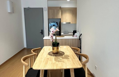 Kuala Langat District Apartment | Spacious 3-bedroom apartment with AC, Netflix, WiFi nearby KLIA, Splash Mania