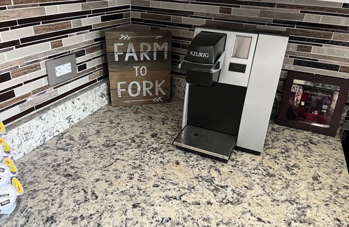 Washington Park Apartment | Spacious 3-bedroom apartment in awesome Chicago with AC, WiFi