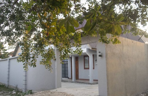 Bwejuu Apartment | Spacious 3-bedroom apartment with AC, WiFi in charming Paje Zanzibar-Tanzania