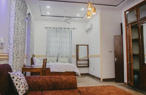 Bwejuu Apartment | Spacious 3-bedroom apartment with AC, WiFi in charming Paje Zanzibar-Tanzania